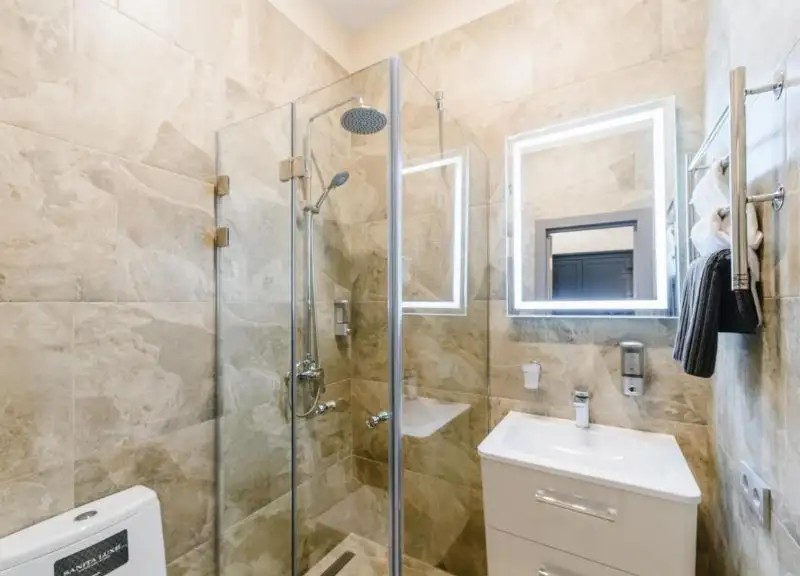 SIMPLE WEEKEND INN (СИМПЛ ВИКЕНД ИНН)