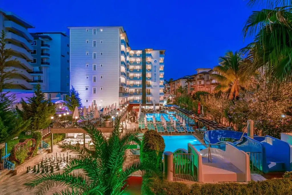 CLUB BIG BLUE SUITE
