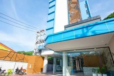 GOLDEN PARADISE HOTEL