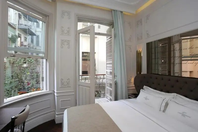 FUGA HOTEL CONSTANTINIDIS