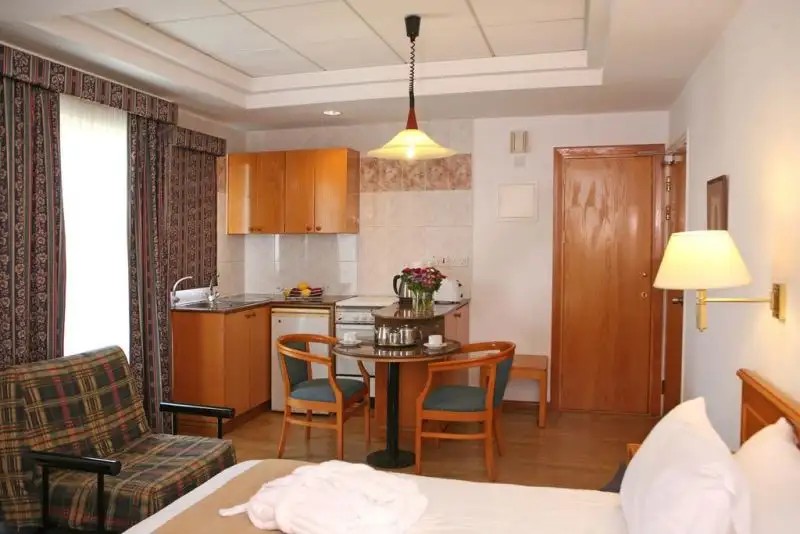 CHRIELKA APT