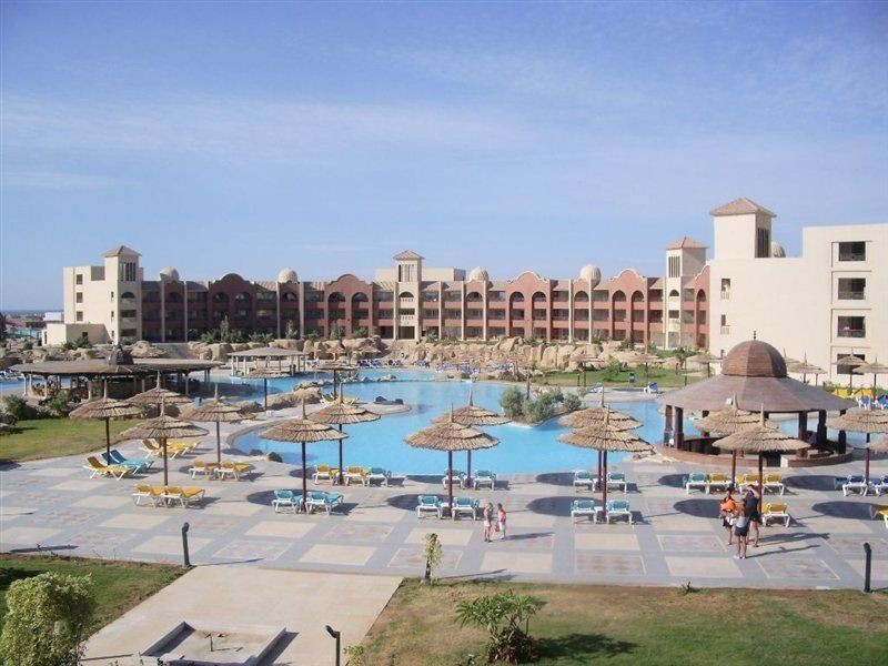 TIRANA AQUA PARK RESORT