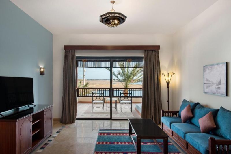 2 bedrooms suite pool view