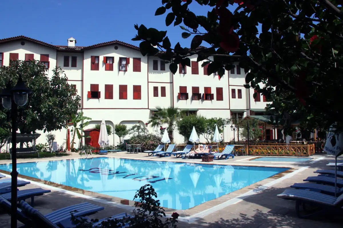 IDYROS HOTEL