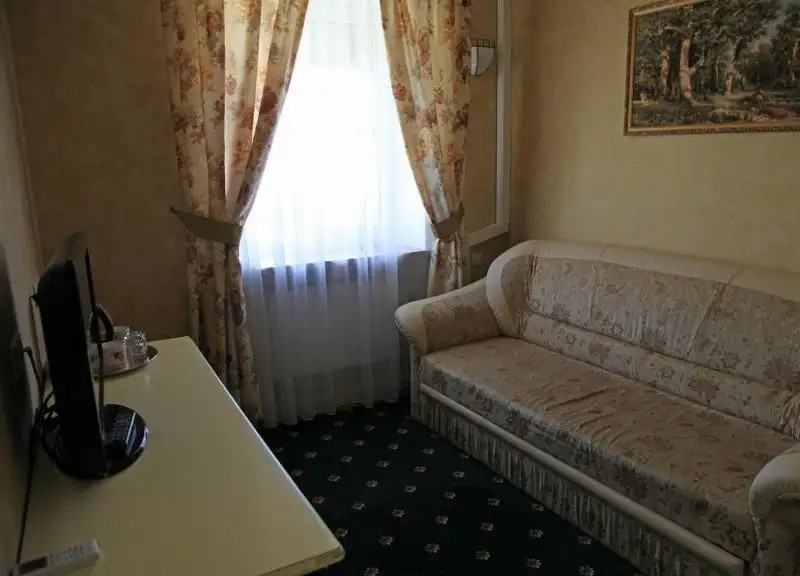 ДОБР ЗДРАВИЧ