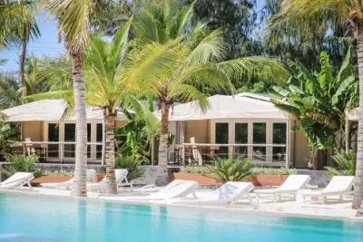 LA LUNA SUITE APARTMENTS