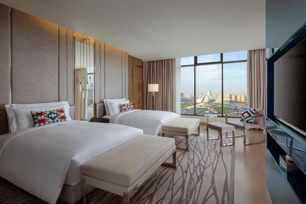 THE RITZ CARLTON