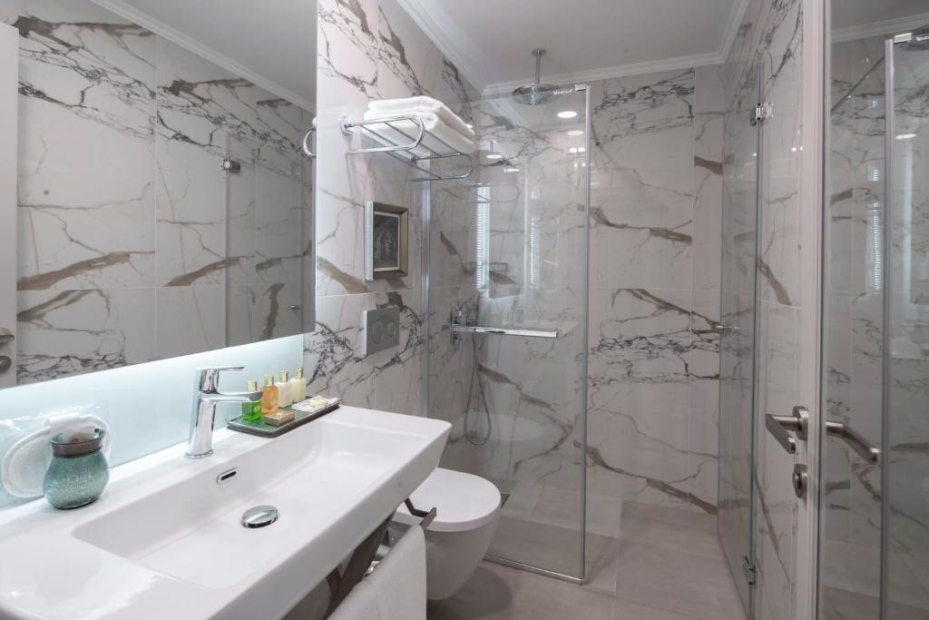 AKKA SUITES