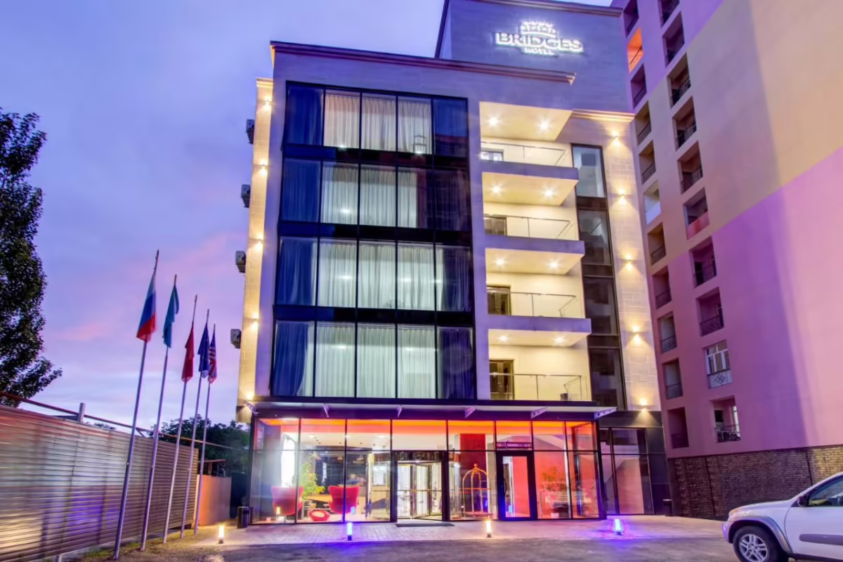 BRIDGES HOTEL