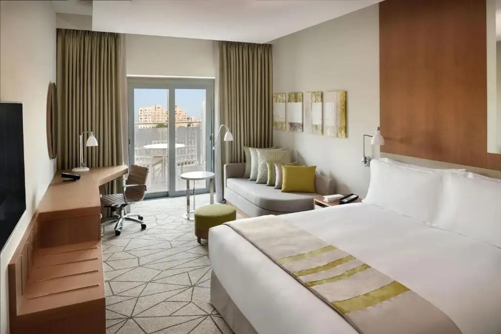 HOLIDAY INN & SUITES DUBAI FESTIVAL CITY