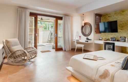 honeymoon suite