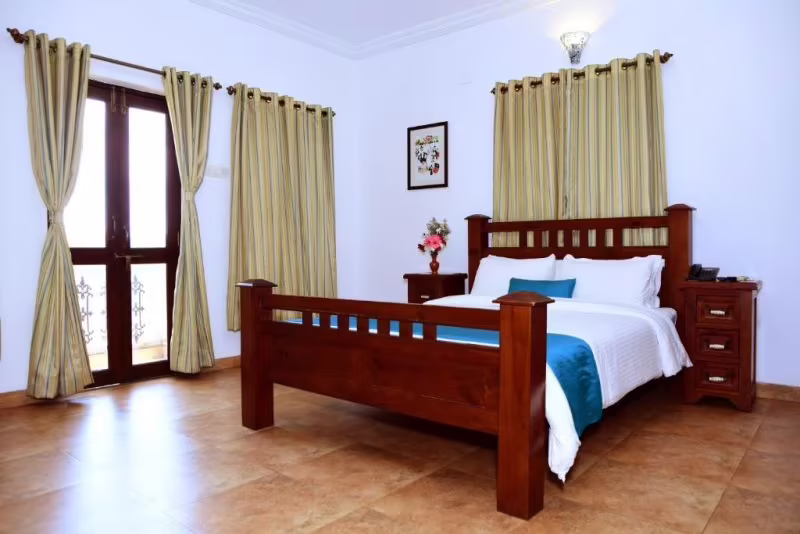 WHITE SQUARE NIRVANA