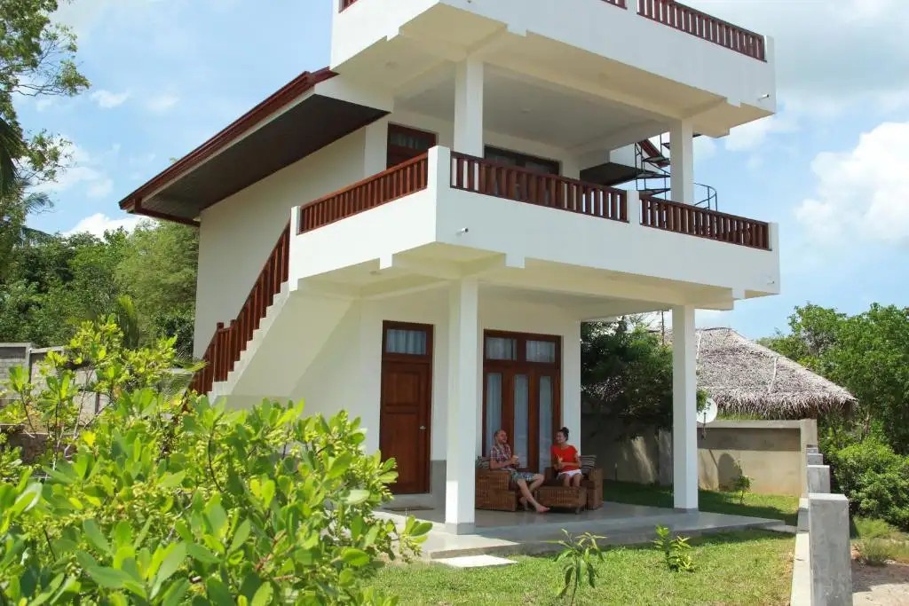 HIDEAWAY LODGE