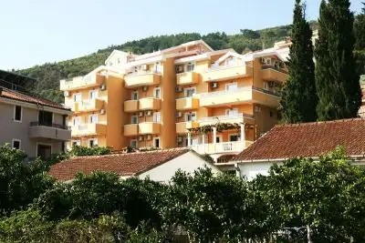 VILLA LJUBANOVIC