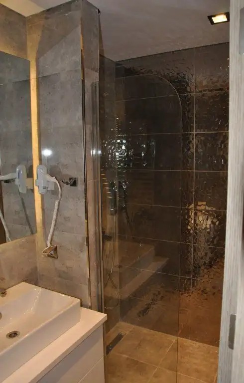 MYHOUSE N5 SUITES