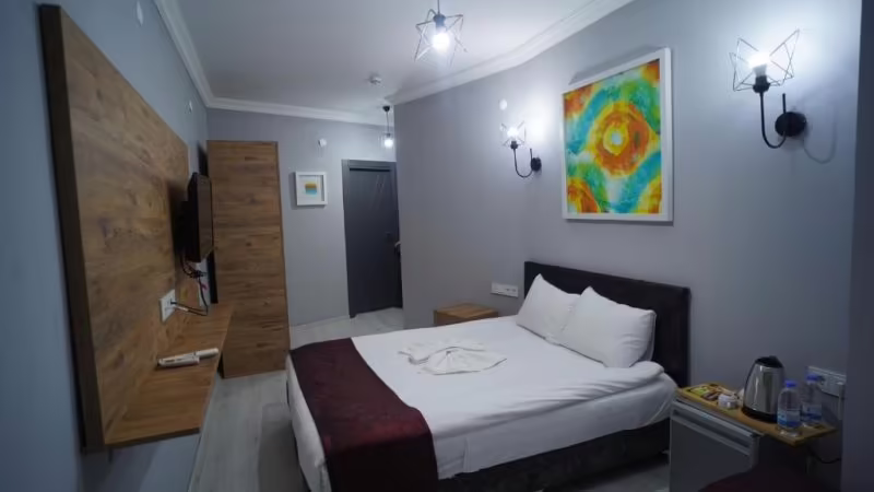 GRAND NIKI HOTEL & SPA