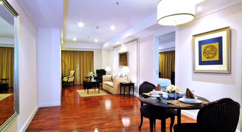 CENTRE POINT SILOM