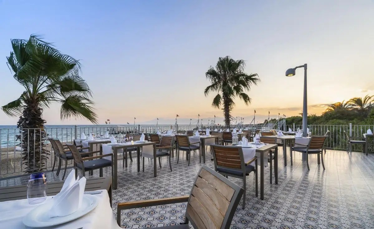 CONCORDE DE LUXE RESORT