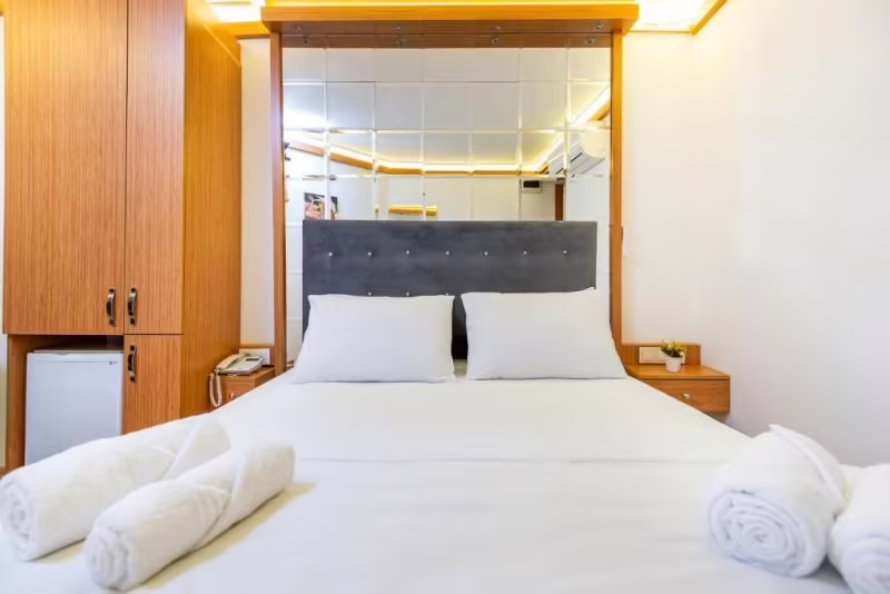 SEVEN ROOMS OLDCITY HOTEL
