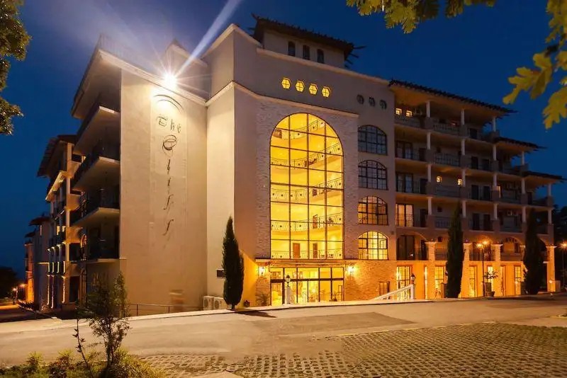 THE CLIFF BEACH & SPA