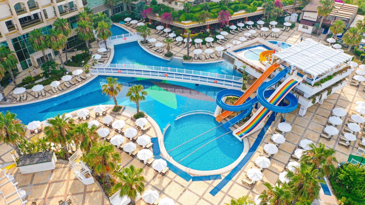 DIAMOND EXCELLENCE RESORT & SPA (EX. CRYSTAL PALACE LUXURY)