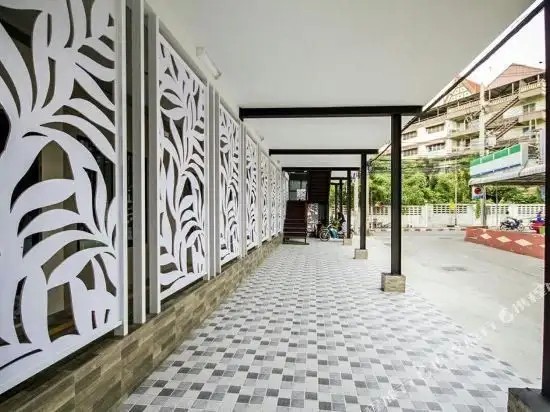 SRIWIPHA BOUTIQUE
