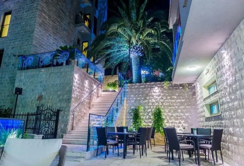 BUTUA RESIDENCE
