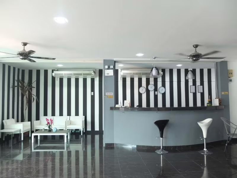 CHAPLIN INN