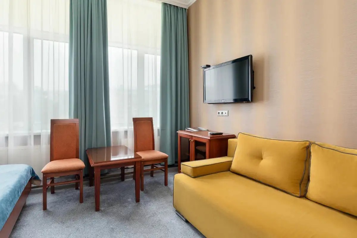 CITYHOTEL