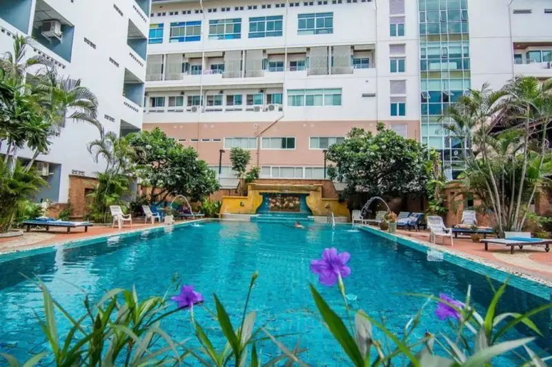 SUTUS COURT 4