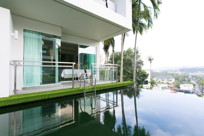 grand pool access