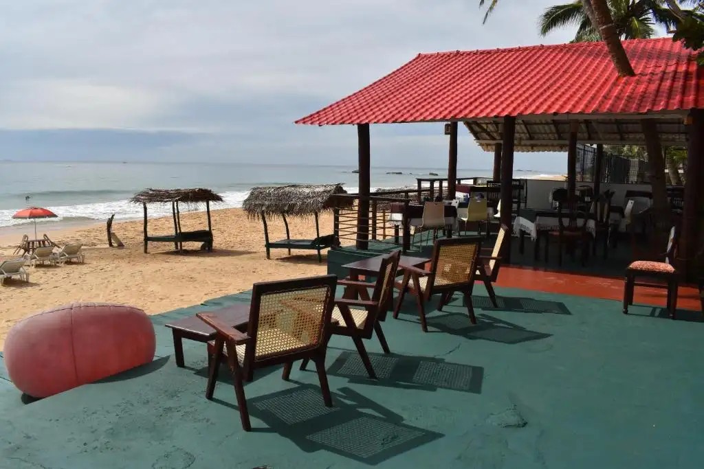 WHITE PEARL BEACH