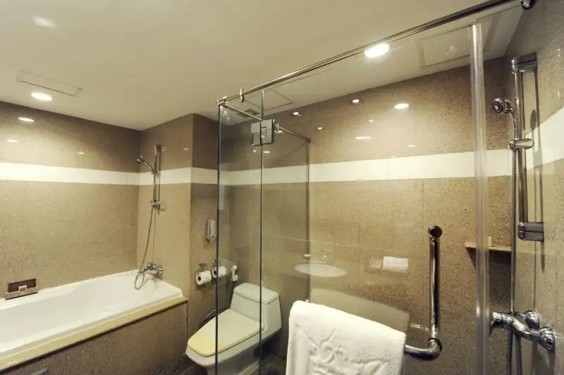 DOUBLETREE BY HILTON BANGKOK PLOENCHIT (EX. MAJESTIC GRANDE)