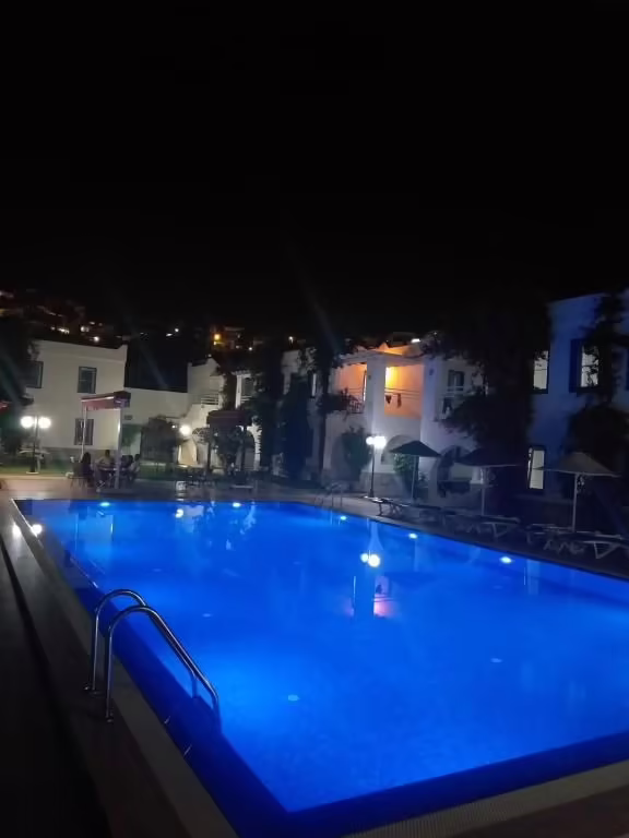 PARADISE APART HOTEL