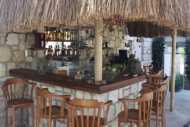 ERENDIRA HOTEL