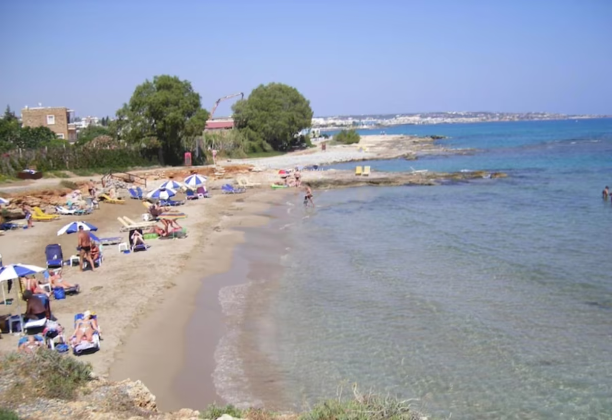 ILIOSTASI BEACH APARTMENTS