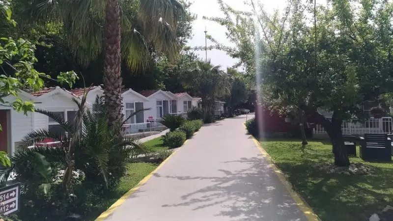 SIDE ALTINKUM BUNGALOW