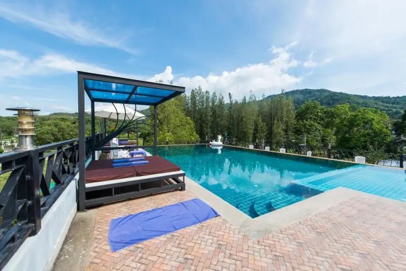 THE NICE CONDOTEL BANGTAO