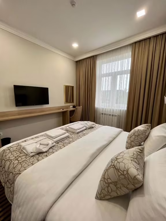 BRISTOL HOTEL