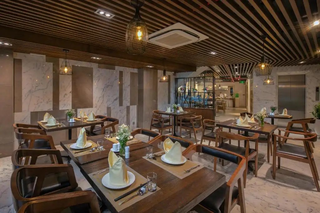 AVORA HOTEL