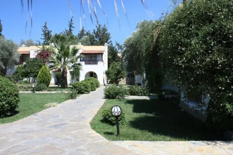 TOLOMAN HOTEL & APARTMENTS