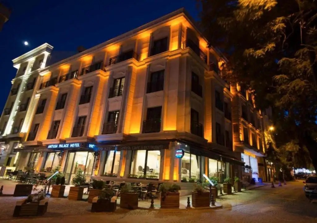 ANTUSA PALACE HOTEL & SPA