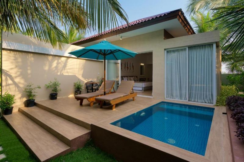 garden bungalow with plunge pool