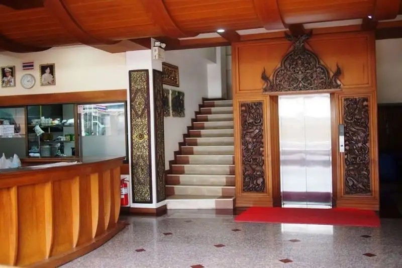 P72 HOTEL
