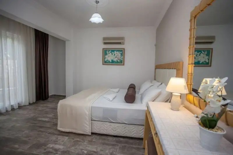 LONDON HOTEL