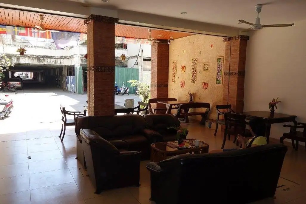 SHAKESPEARE FAMILY HOTEL