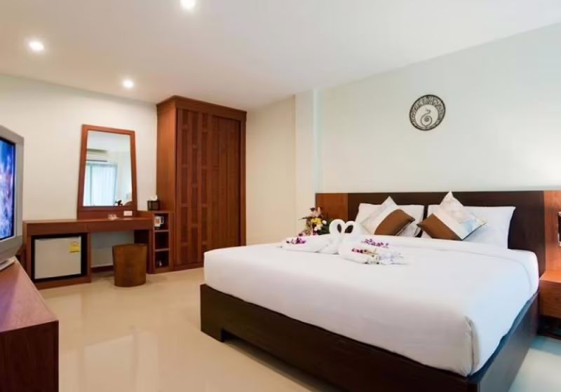 DEVA SUITE PATONG