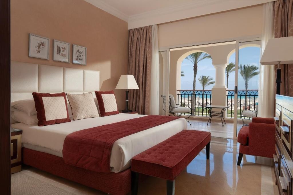 JAZ ALMAZA BEACH