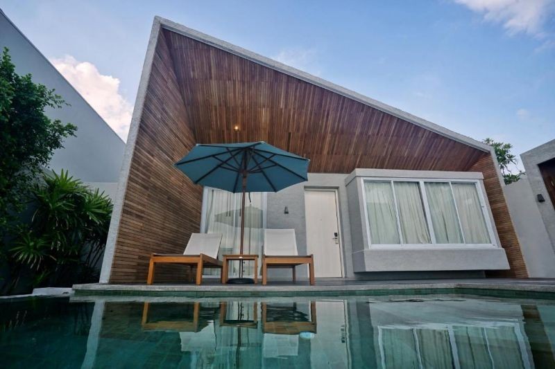 celes beachfront pool suite