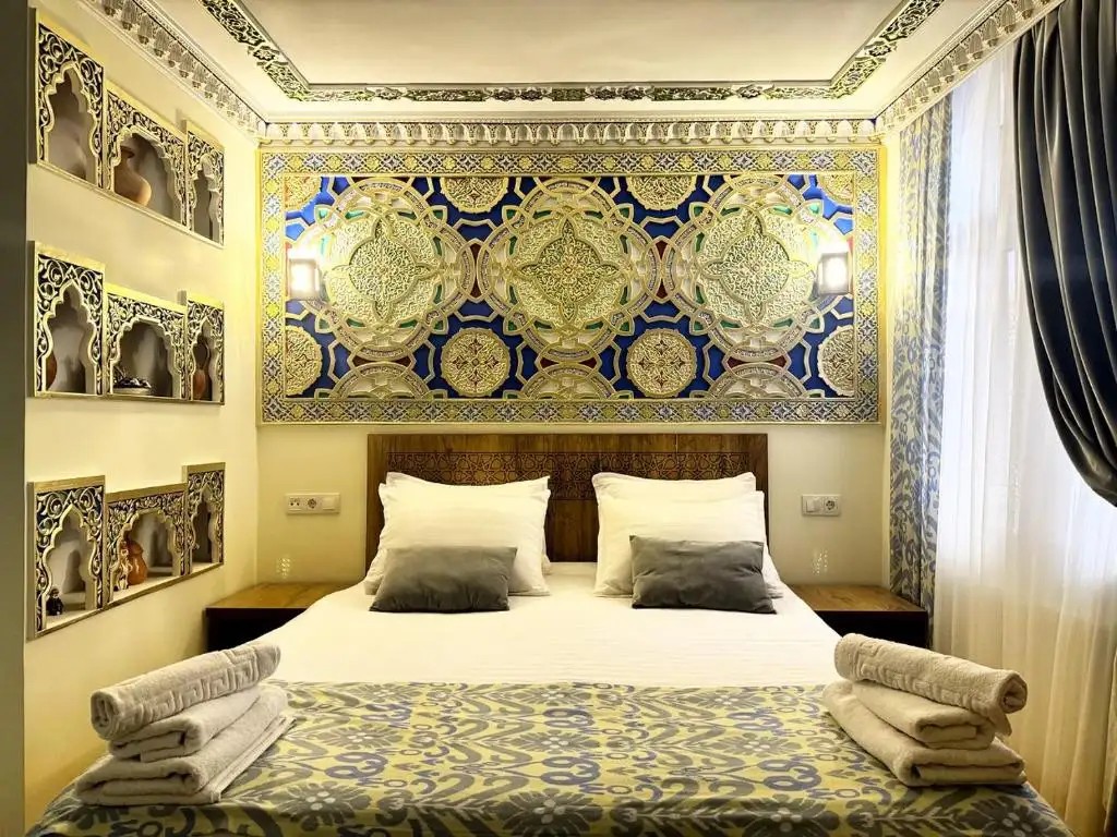 BOBOSH HOTEL